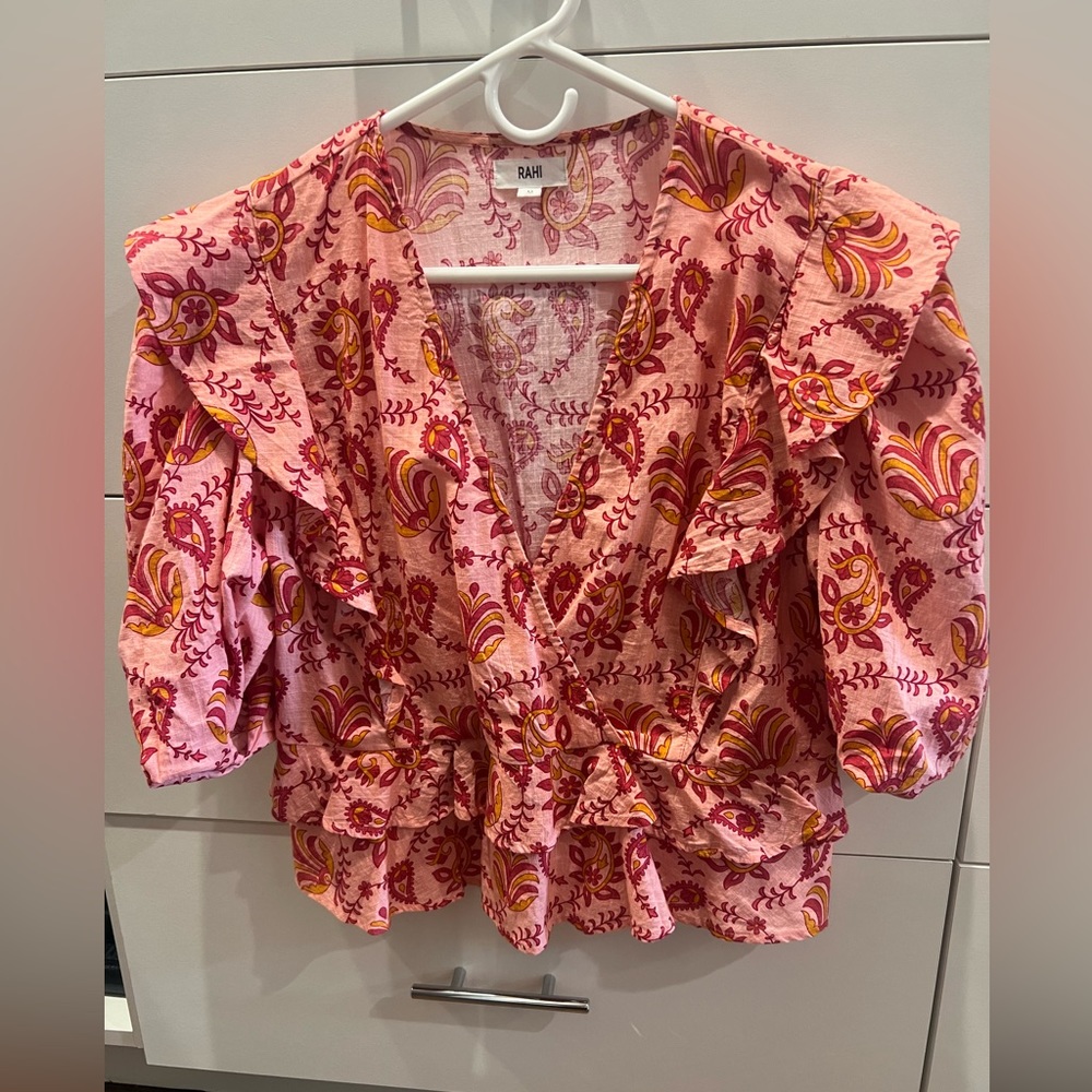 V neck top